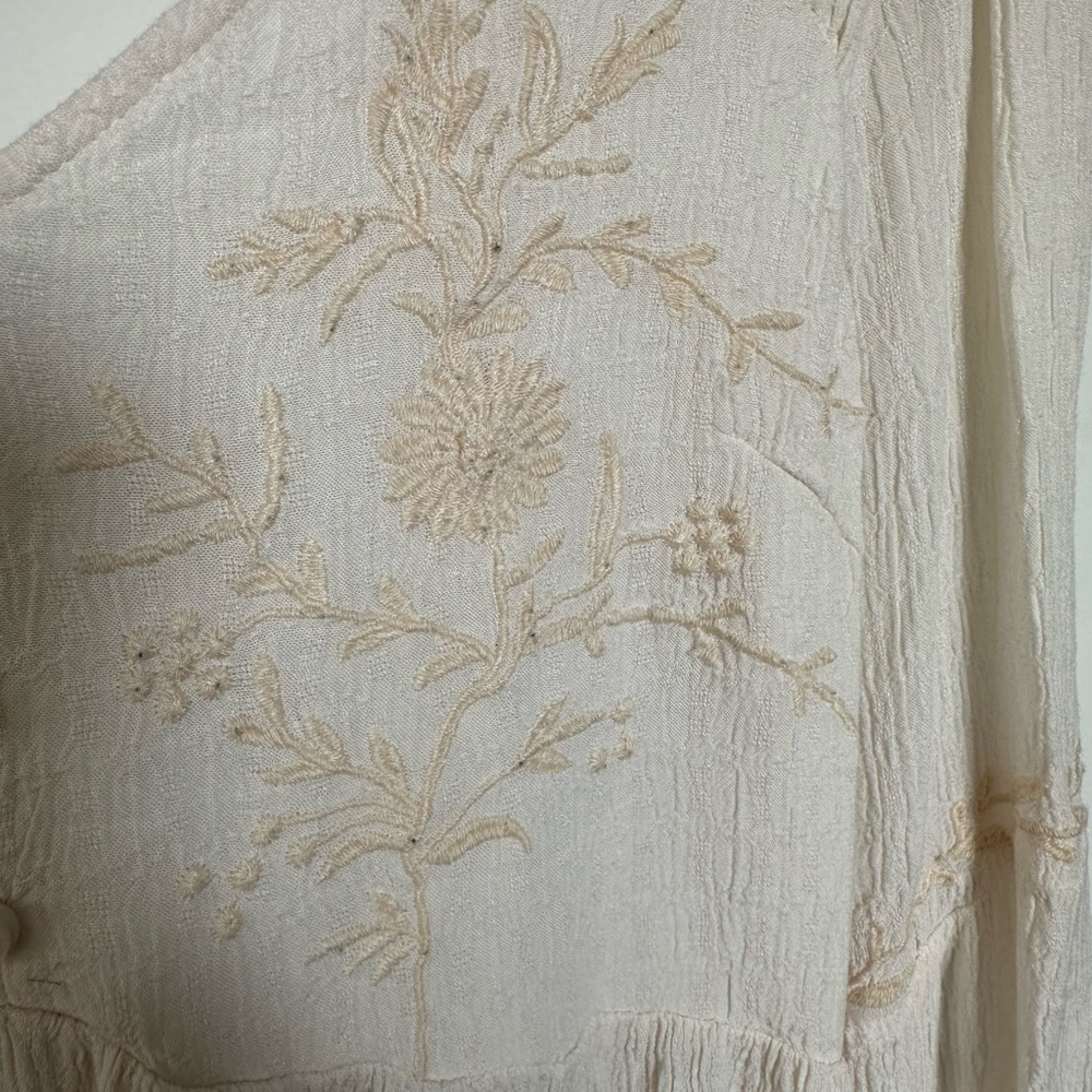 ❌SOLD❌ American Eagle Outfitters Cream Embroidered Long Sleeve Blouse - Picture 3 of 3